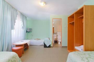 Фото номера Трехместный номер Мотели Motel Evrica г. Хорезу 3